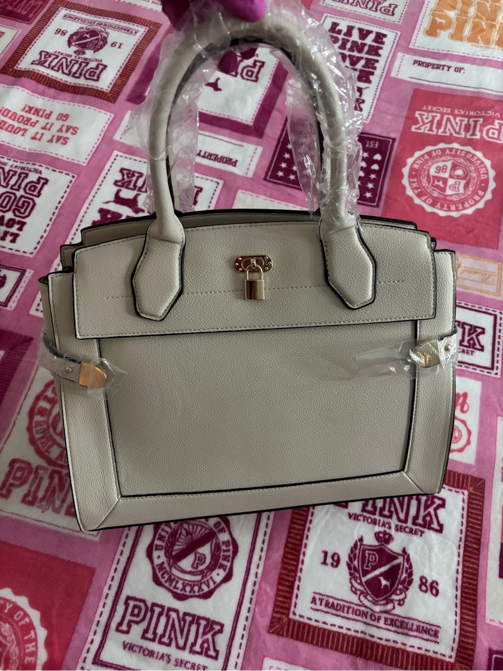 Cream Structured Handbag with Gold Lock
